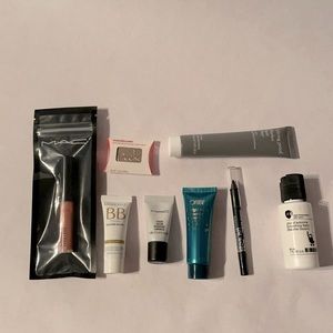 Set of eight makeup samples